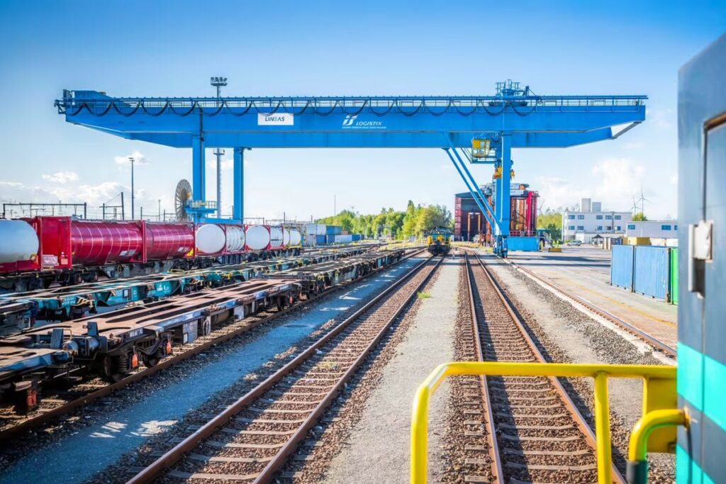 fast rail freight from China to France