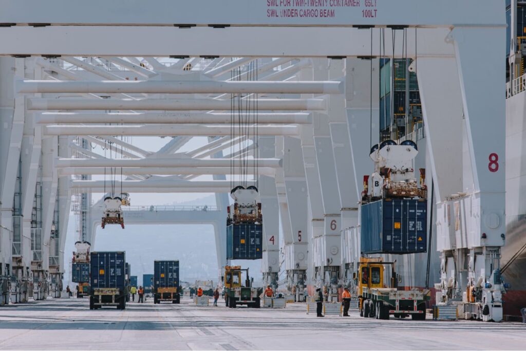 Reefer FCL freight rate for furniture from China to Czech Republic