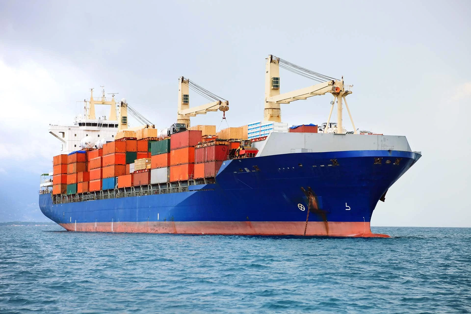 Sea freight container shipping